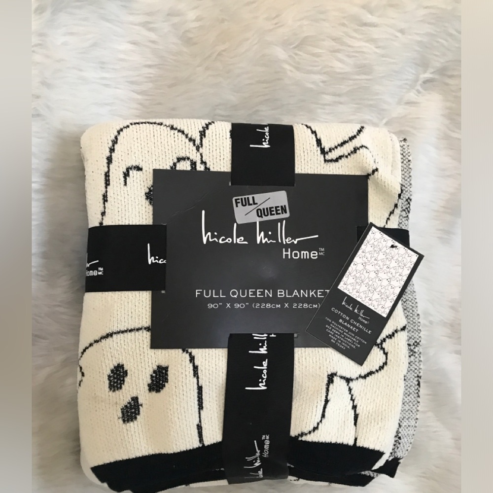 FLASH SALE! 💰 💰💰 Thendy Halloween Blanket 👻 👻👻